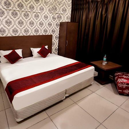 Airport Hotel Edge Home Stay New Delhi Exterior photo
