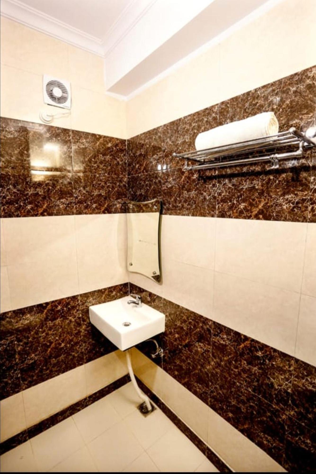 Airport Hotel Edge Home Stay New Delhi Exterior photo